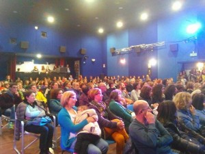 La Casa delle Arti colma di gente per ascoltare la lectio magistralis del pedagogista Lorenzo Braina